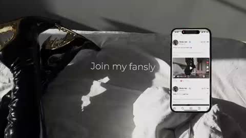 Snapshot of vinylstore chatting on November 13, 4:28 pm Diva Silvia online show from November 13, 4:28 pm