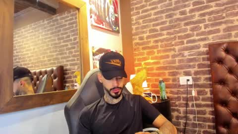 ---Vinzen--- online show from October 27, 5:22 am