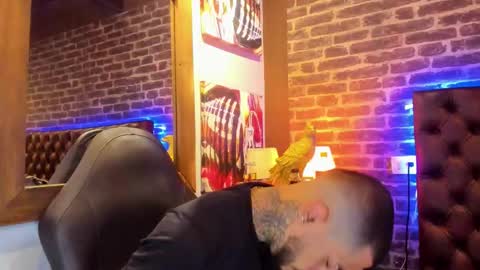 ---Vinzen--- online show from November 25, 4:56 am