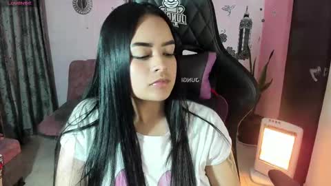 Snapshot of vio_let_ chatting on September 27, 8:08 am Daniela online show from September 27, 8:08 am