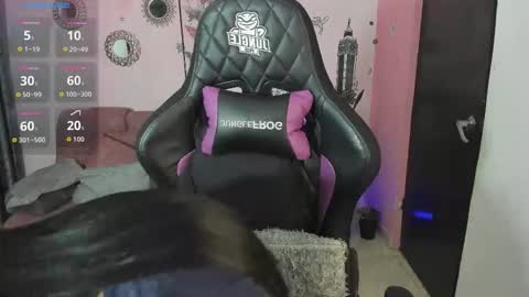 Snapshot of vio_let_ chatting on October 6, 3:15 am Daniela online show from October 6, 3:15 am