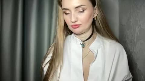Snapshot of viola_1 chatting on December 29, 7:00 pm Funny girl online show from December 29, 7:00 pm
