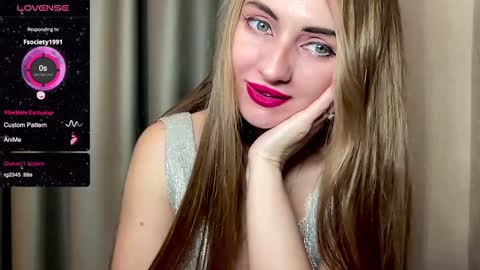 Snapshot of viola_1 chatting on December 31, 10:12 pm Funny girl online show from December 31, 10:12 pm