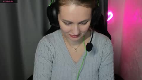 Snapshot of viola_1 chatting on March 5, 4:47 pm Funny girl online show from March 5, 4:47 pm