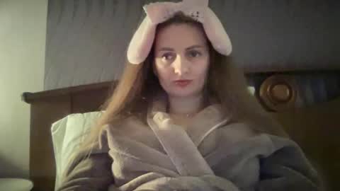 Snapshot of viola_1 chatting on March 18, 1:09 am Funny girl online show from March 18, 1:09 am