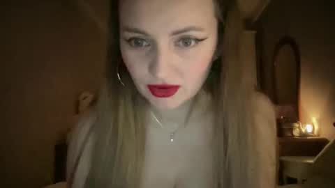 Snapshot of viola_1 chatting on March 19, 1:20 am Funny girl online show from March 19, 1:20 am