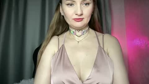 Snapshot of viola_1 chatting on April 13, 10:15 pm Funny girl online show from April 13, 10:15 pm
