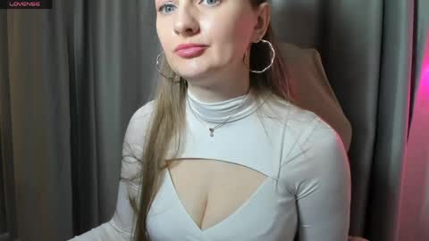 Snapshot of viola_1 chatting on May 5, 7:27 am Funny girl online show from May 5, 7:27 am