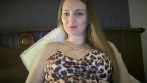Snapshot of viola_1 chatting on July 5, 7:32 pm Funny girl online show from July 5, 7:32 pm