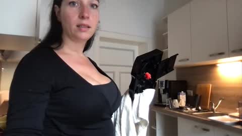 Snapshot of viola_beck chatting on September 15, 7:52 am Vio online show from September 15, 7:52 am