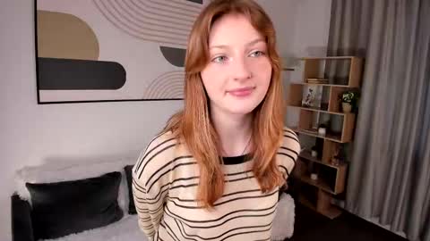 Snapshot of viola_larson chatting on March 8, 2:32 pm Viola but friends call me Sisi online show from March 8, 2:32 pm