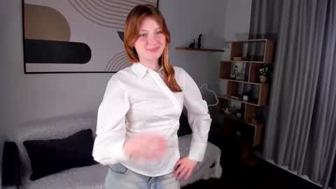Snapshot of viola_larson chatting on March 10, 3:39 pm Viola but friends call me Sisi online show from March 10, 3:39 pm