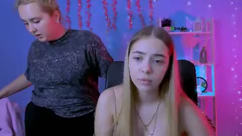 viola_sweet_ online show from July 26, 9:05 am