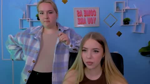 viola_sweet_ online show from July 30, 8:46 am