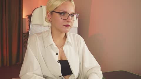violamore online show from June 11, 2:53 am