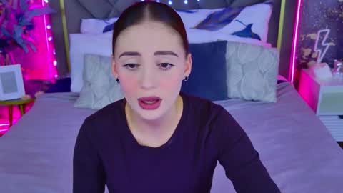 violaparkers online show from October 17, 5:43 am