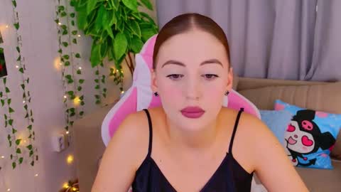 violaparkers online show from October 18, 5:32 am