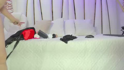 violeet_gray online show from June 14, 11:34 am