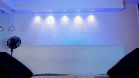 Snapshot of violeet_scott chatting on January 21, 10:41 am Violett Everyday From 0530 to 1430 Col Time online show from January 21, 10:41 am