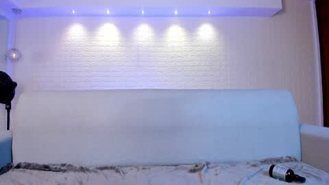 Snapshot of violeet_scott chatting on January 29, 5:02 pm Violett Everyday From 0530 to 1430 Col Time online show from January 29, 5:02 pm