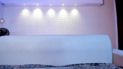 Snapshot of violeet_scott chatting on February 3, 10:58 am Violett Everyday From 0530 to 1430 Col Time online show from February 3, 10:58 am