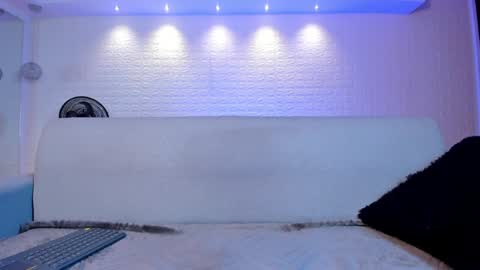 Snapshot of violeet_scott chatting on February 7, 4:56 pm Violett Everyday From 0530 to 1430 Col Time online show from February 7, 4:56 pm