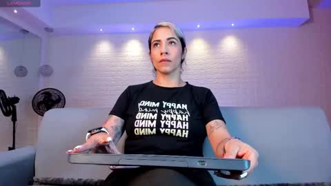 Snapshot of violeet_scott chatting on February 10, 10:42 am Violett Everyday From 0530 to 1430 Col Time online show from February 10, 10:42 am