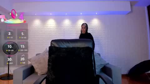 Snapshot of violeet_scott chatting on February 19, 10:45 am Violett Everyday From 0530 to 1430 Col Time online show from February 19, 10:45 am