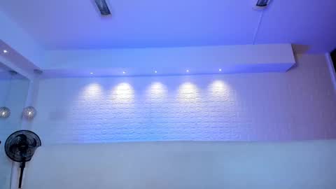 Snapshot of violeet_scott chatting on February 21, 4:59 pm Violett Everyday From 0530 to 1430 Col Time online show from February 21, 4:59 pm