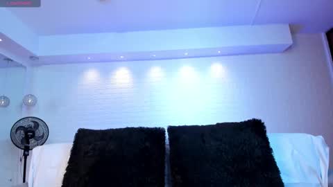 Snapshot of violeet_scott chatting on September 23, 10:51 am Violett Everyday From 0530 to 1430 Col Time online show from September 23, 10:51 am