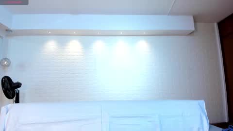 Snapshot of violeet_scott chatting on September 26, 10:52 am Violett Everyday From 0530 to 1430 Col Time online show from September 26, 10:52 am