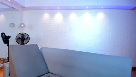 Snapshot of violeet_scott chatting on October 7, 10:45 am Violett Everyday From 0530 to 1430 Col Time online show from October 7, 10:45 am