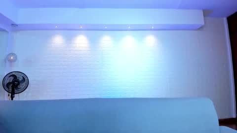 Snapshot of violeet_scott chatting on October 21, 10:38 am Violett Everyday From 0530 to 1430 Col Time online show from October 21, 10:38 am