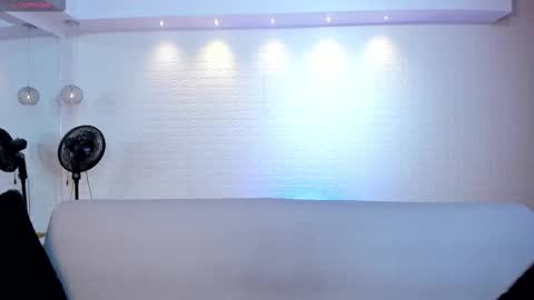 Snapshot of violeet_scott chatting on November 28, 10:51 am Violett Everyday From 0530 to 1430 Col Time online show from November 28, 10:51 am