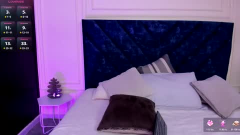 Violet online show from March 9, 6:45 pm