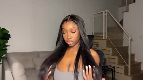 Snapshot of violet6xft chatting on December 17, 8:20 am Fantasy Black Girl online show from December 17, 8:20 am