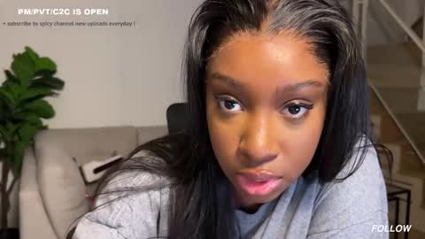 Snapshot of violet6xft chatting on February 20, 6:26 am Fantasy Black Girl online show from February 20, 6:26 am