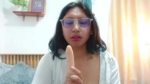 V I O L E T  online show from July 28, 6:20 pm