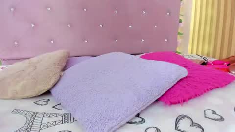 violet__taylor_ online show from June 17, 2:36 am