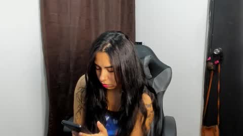 Violet and Myers online show from December 4, 1:42 pm