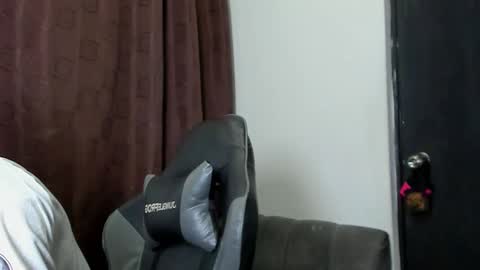 Violet and Myers online show from March 9, 11:25 am