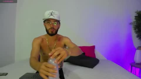 Violet and Paul online show from September 23, 3:09 am