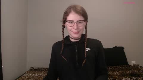 Snapshot of violet_baby_ chatting on March 16, 7:51 pm Your WetWildWhore online show from March 16, 7:51 pm