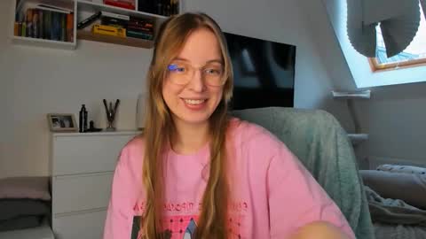 Violet online show from December 2, 11:37 am