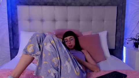 Violet  online show from June 30, 9:54 am
