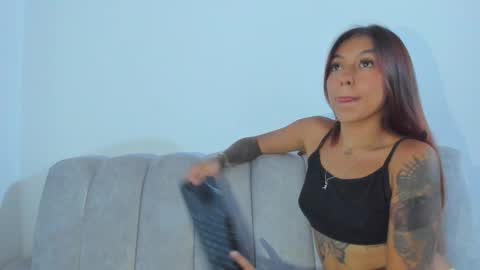 Violet and Casper online show from December 19, 5:03 am