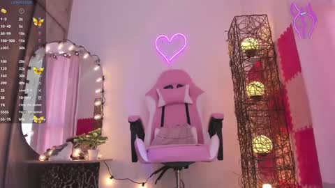 violet online show from January 18, 4:53 pm