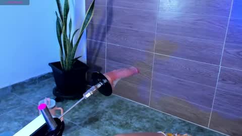 Violet Fiore online show from July 30, 6:51 pm