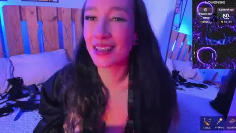Snapshot of violet_jonesss chatting on April 6, 5:03 pm Violet Jones online show from April 6, 5:03 pm