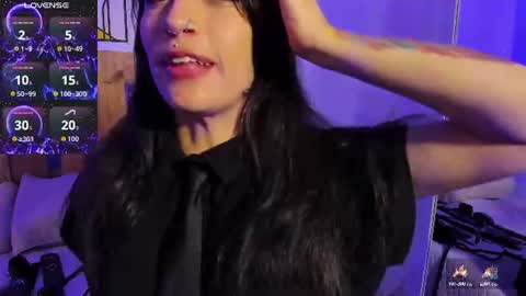 Snapshot of violet_jonesss chatting on June 13, 4:27 pm Violet Jones online show from June 13, 4:27 pm